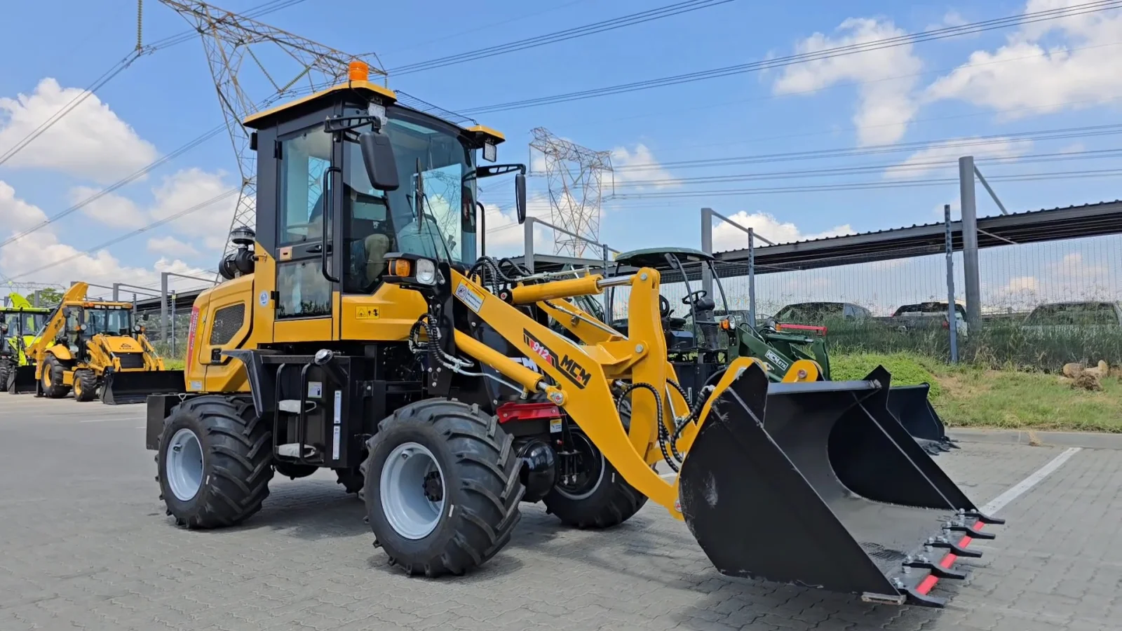 MCM 912 Front End Loader - MCM - 912 - New