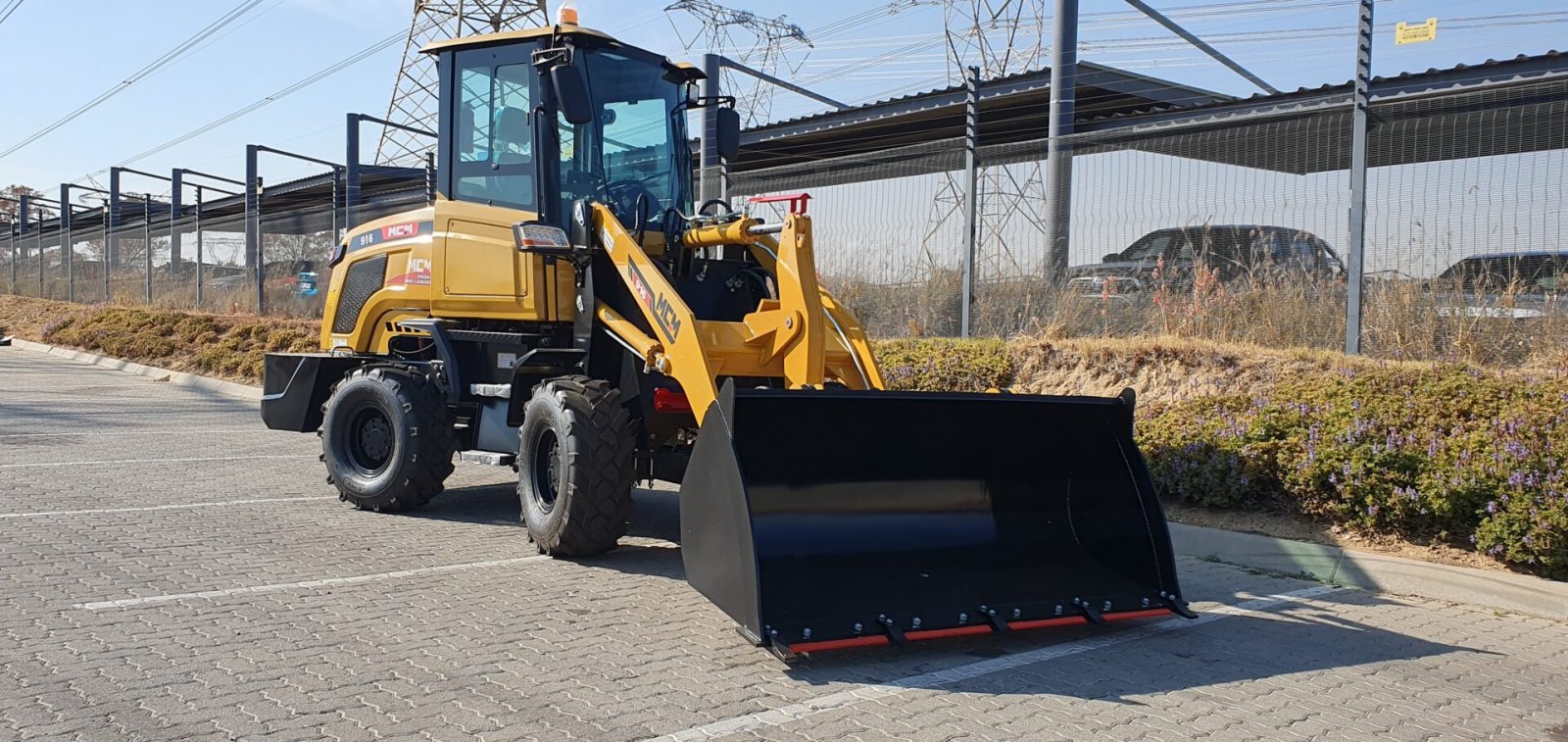 MCM 916 Front End Loader | ACM - Agriculture, Construction & Mining