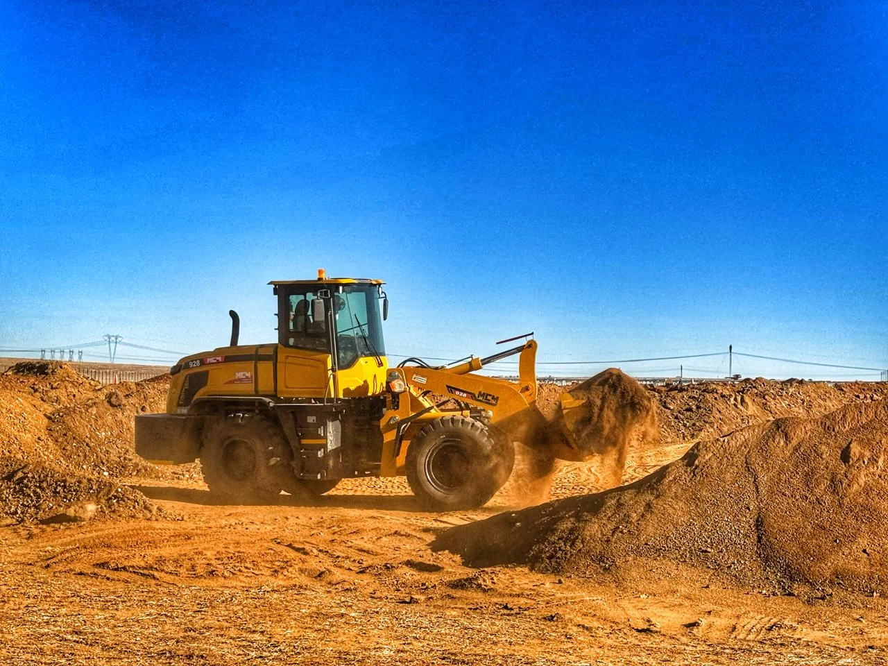 MCM 928 Front End Loader - MCM - 928 - New