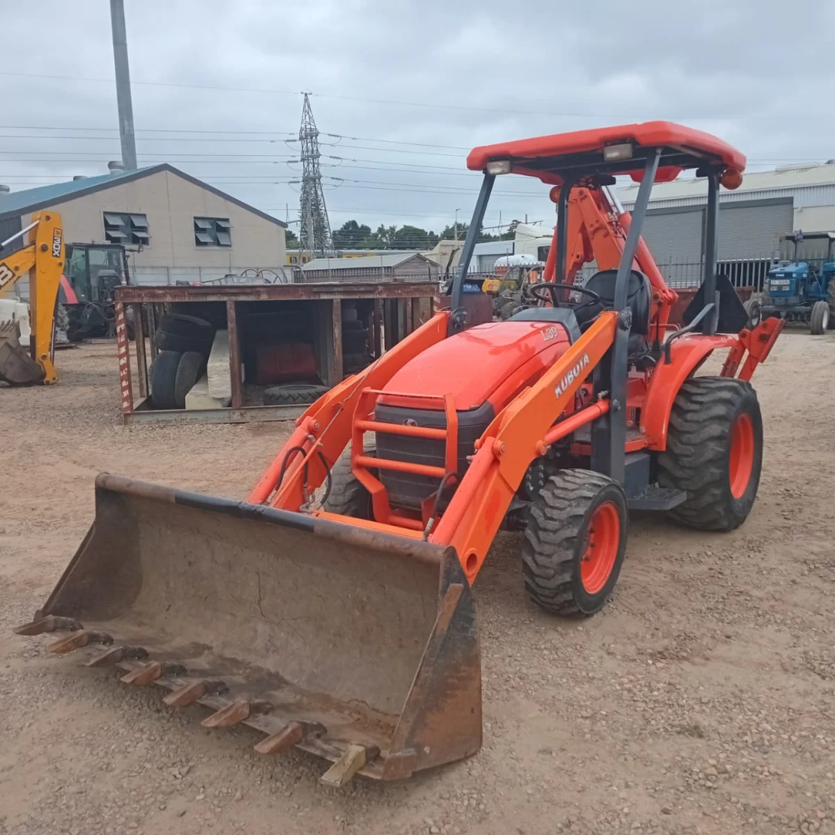 Kubota L39 TLB - Tractor Loader Backhoe