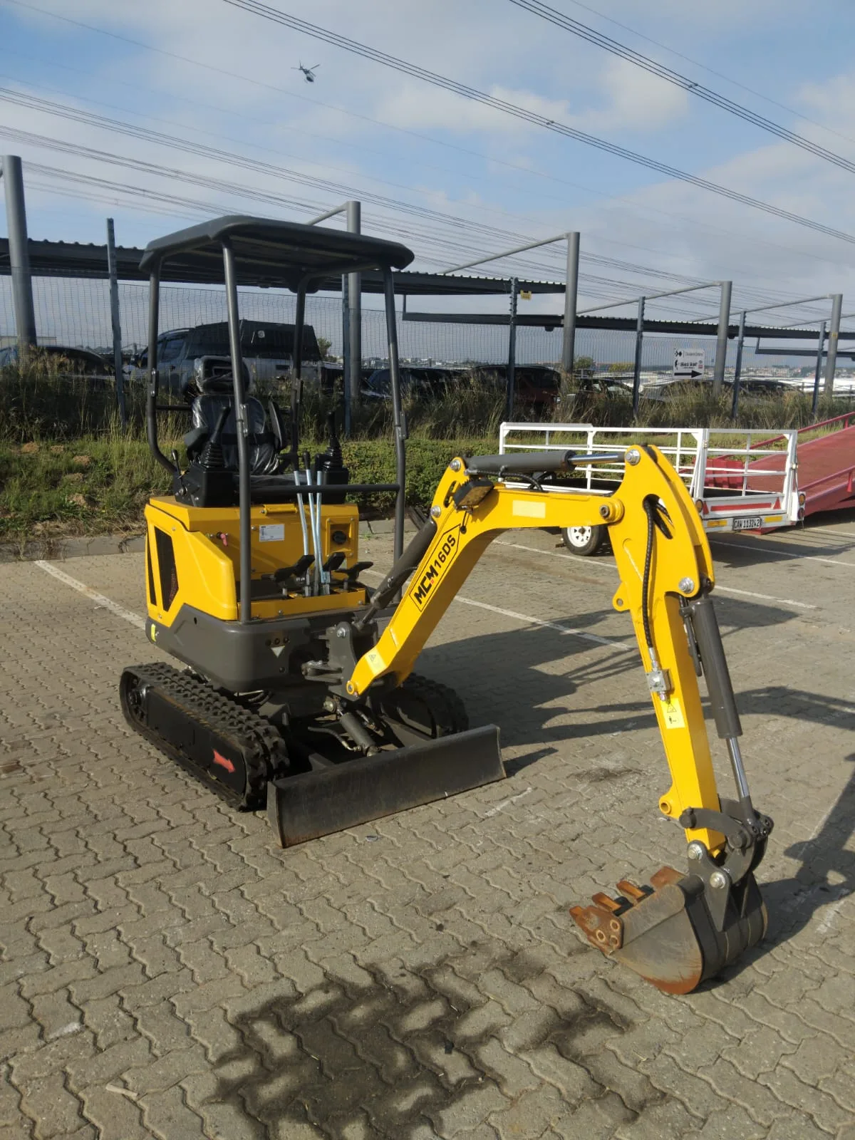 MCM 16DS Mini Excavator - Used - MCM - 16DS - Used