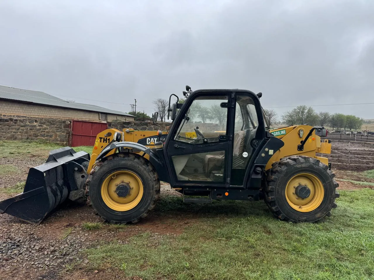 CAT Telehandler - CAT - TH1 - Used