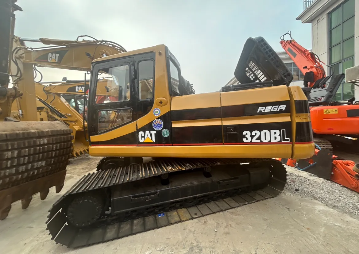 Good condition Caterpillar 320BL Japan excavator - Caterpillar - 320BL - Used