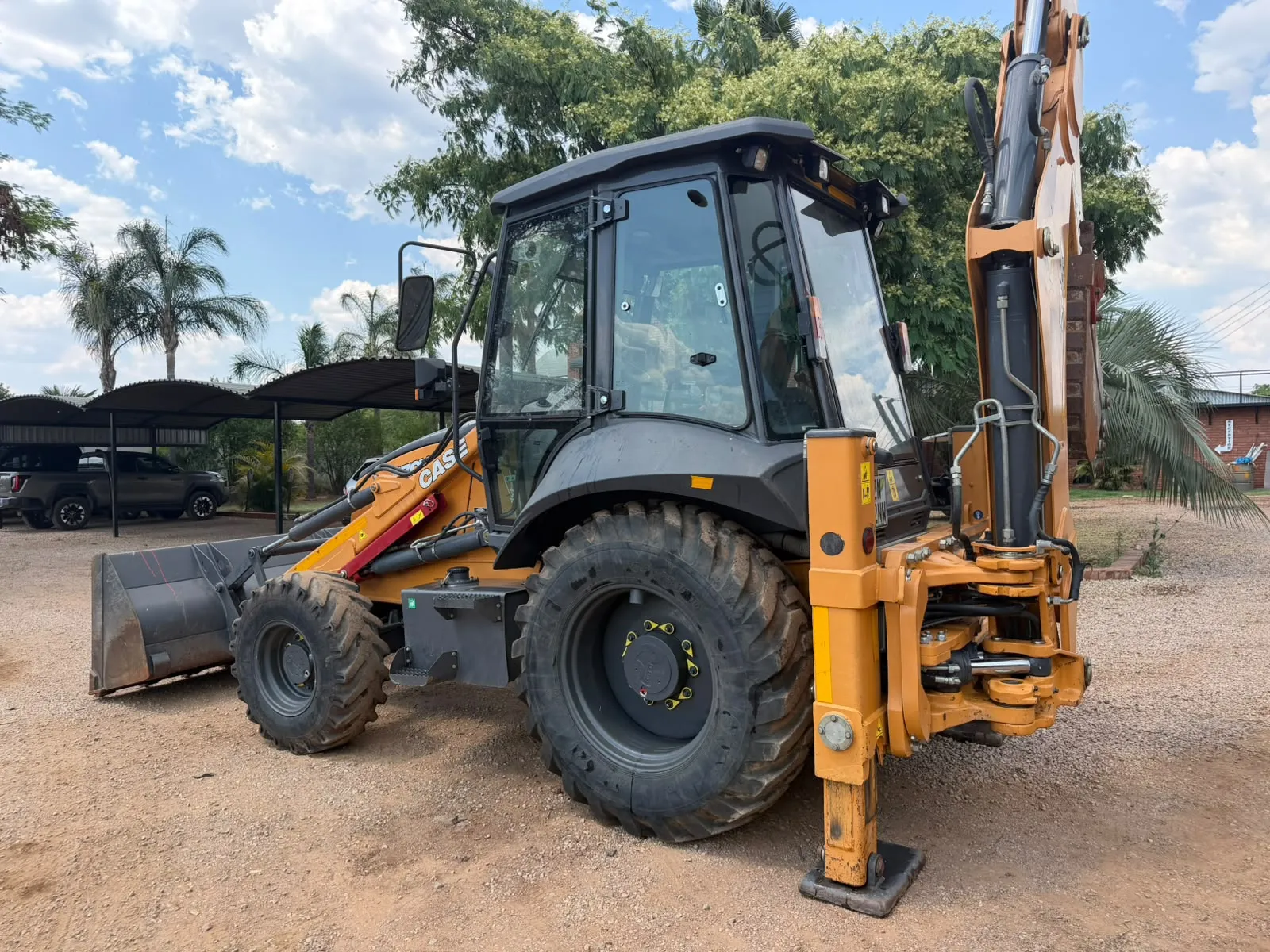 CASE TLB - Case - 570V - Used